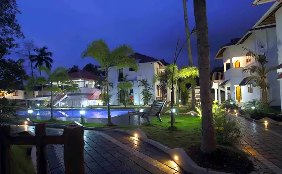 Sreedhareeyam Ayurveda Eye Swimming Pool